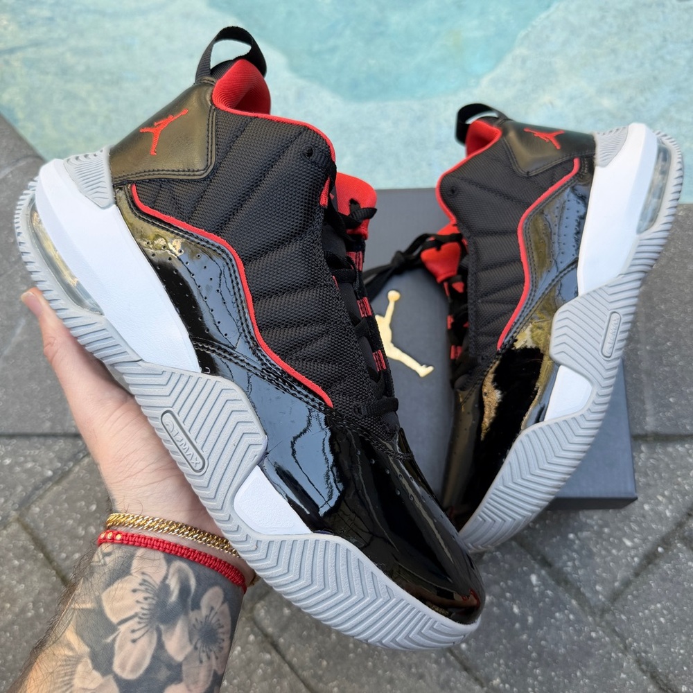 JORDAN STAY LOYAL BLACK RED 10M